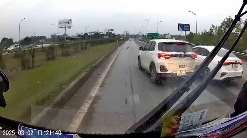 Xe tập lái dính tai nạn, thầy giáo bị phạt vì không giữ hiện trường.jpg