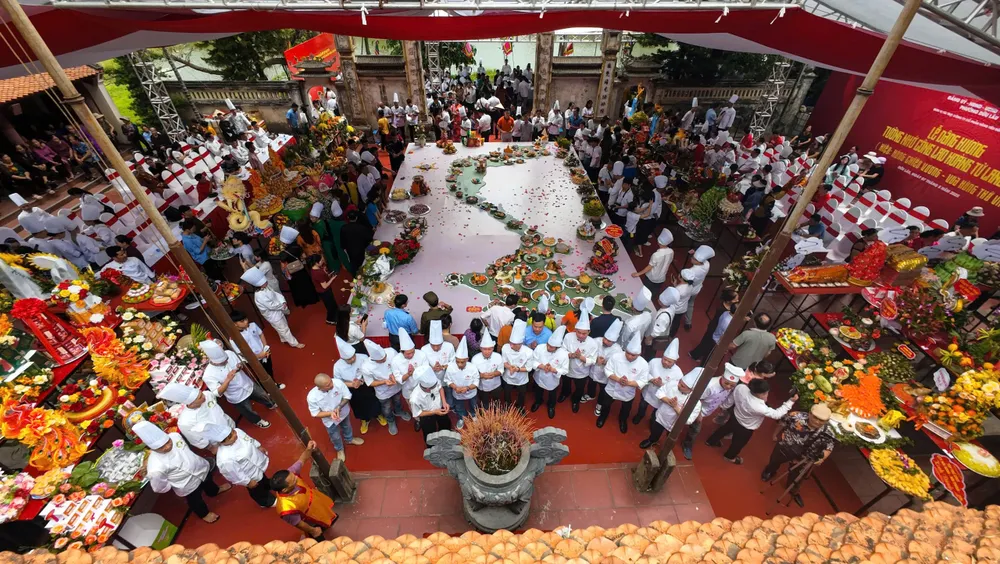 Hơn 500 nghệ nhân, đầu bếp chuẩn bị 100 mâm lễ dâng kính Hoàng tử Lang Liêu 11.jpg