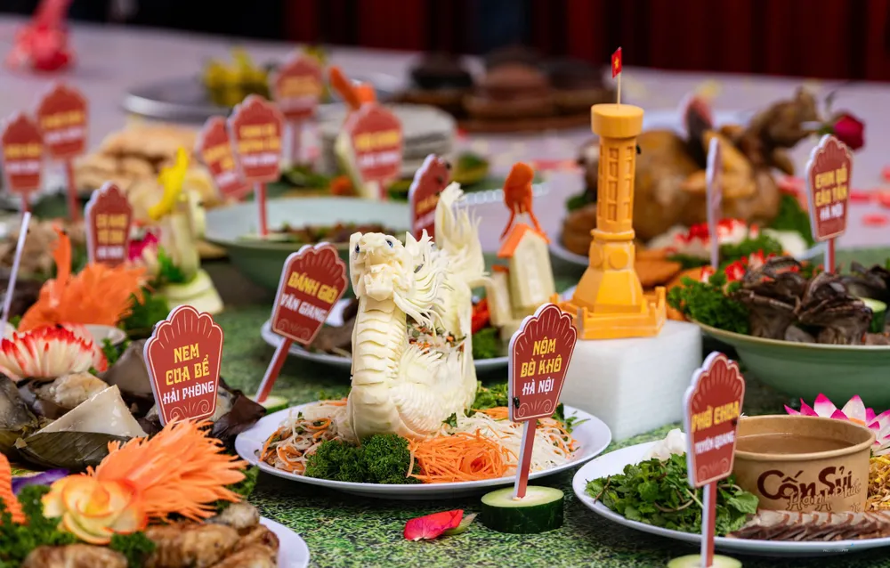 Hơn 500 nghệ nhân, đầu bếp chuẩn bị 100 mâm lễ dâng kính Hoàng tử Lang Liêu 3.jpg