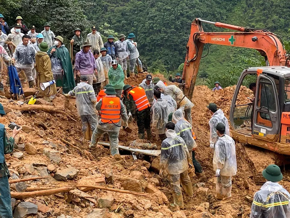 Bão số 10 gây thiệt hại hơn 12.799 tỷ đồng, hàng chục người chết và mất tích.jpg