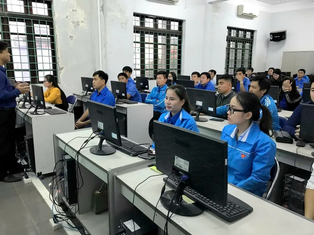 Phú Thọ huy động nguồn lực tư nhân cho các dự án số trọng điểm.jpeg