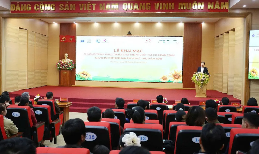 Hơn 500 trẻ khuyết tật được khám và phẫu thuật miễn phí tại Phú Thọ.jpg