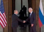 Ông Putin và ông Biden giữ khuôn mặt lạnh và tránh nhìn nhau