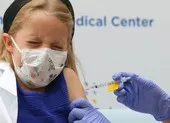 Hãng dược Johnson & Johnson ngừng sản xuất vaccine ngừa COVID-19 ảnh 2 Sẽ có vaccine '3 trong 1' phòng cả COVID-19, cúm và RSV
