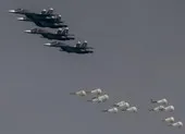 Lãnh đạo Mỹ, Anh: Cánh cửa ngoại giao vẫn còn để giải quyết khủng hoảng Ukraine ảnh 4 Anh: Nga có thể thả bom, bắn tên lửa vào Ukraine khi ông Putin ra lệnh tấn công