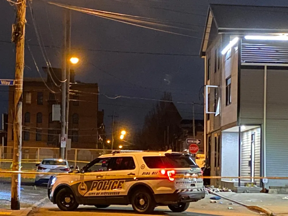 Hiện trường vụ xả súng ở TP Pittsburg, bang Pensylvania, ngày 17-4-2022. Ảnh: TWITTER Hiện trường vụ xả súng ở TP Pittsburg, bang Pensylvania, ngày 17-4-2022. Ảnh: TWITTER