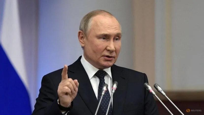 Tổng thống Nga Vladimir Putin có bài phát biểu trong cuộc họp với Quốc hội ở St. Petersburg, ngày 27-4. Ảnh: REUTERS Tổng thống Nga Vladimir Putin có bài phát biểu trong cuộc họp với Quốc hội ở St. Petersburg, ngày 27-4. Ảnh: REUTERS