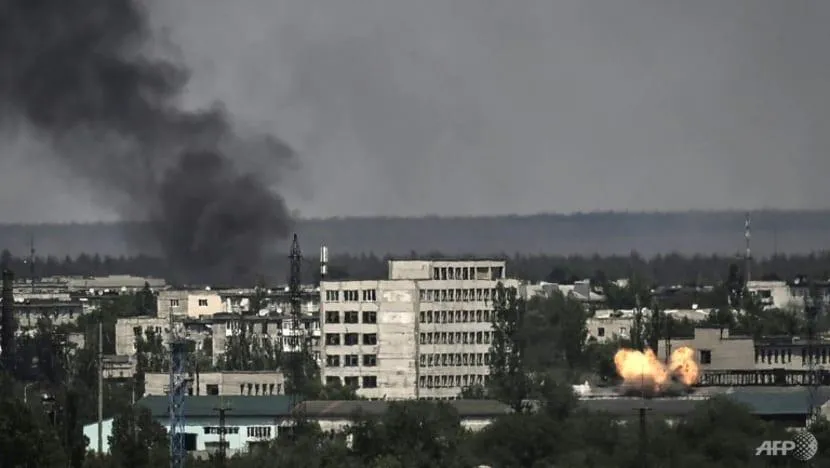 Một khu vực ở miền đông Ukraine chìm trong khói lửa sau các cuộc tấn công của Nga. Ảnh: AFP