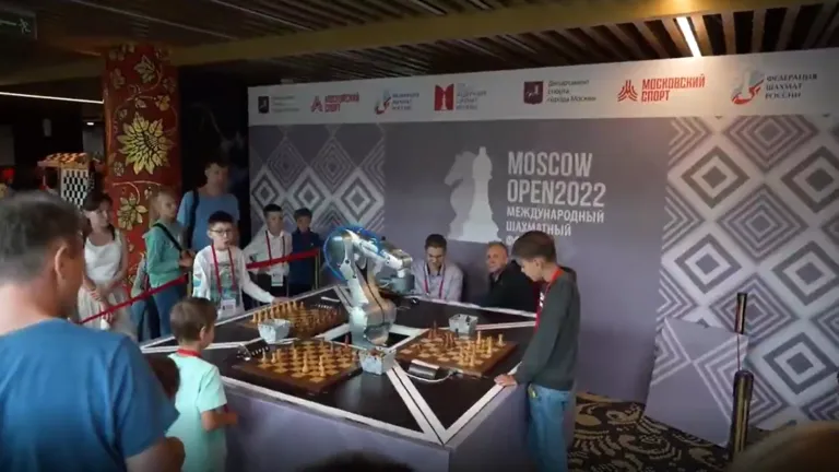Vụ tai nạn xảy ra trong khuôn khổ giải đấu cờ vua Moscow Chess Open 2022, diễn ra từ ngày 13 đến 20-7. Ảnh: RT Vụ tai nạn xảy ra trong khuôn khổ giải đấu cờ vua Moscow Chess Open 2022, diễn ra từ ngày 13 đến 20-7. Ảnh: RT