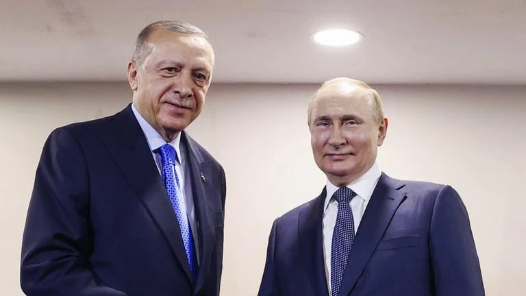 Tổng thống Thổ Nhĩ Kỳ Recep Tayyip Erdogan (trái) và người đồng cấp Nga Vladimir Putin (phải) gặp nhau tại Tehran, Iran, ngày 19-7. Ảnh: AP
