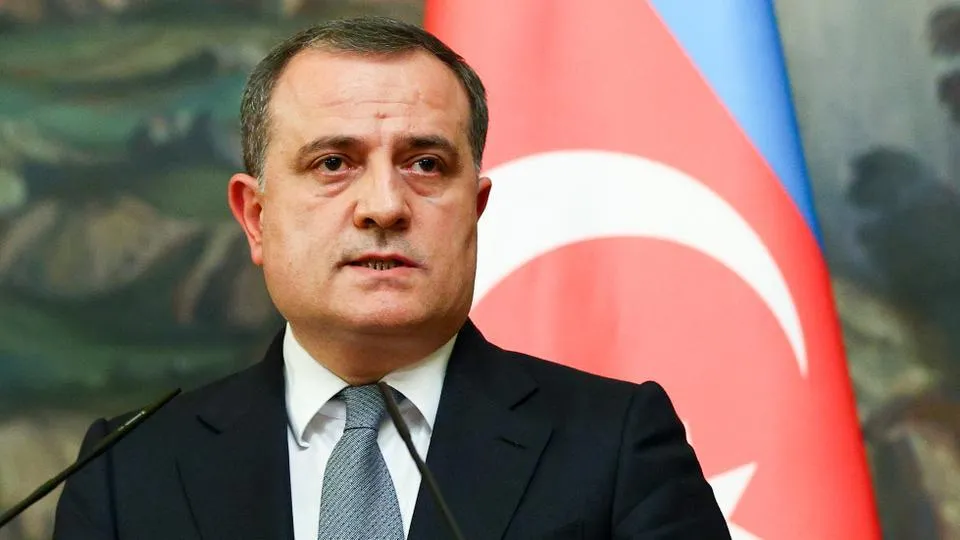 Ngoại trưởng Azerbaijan - ông Jeyhun Bayramov. Ảnh: RT