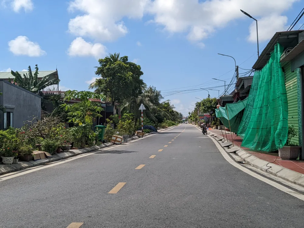 Nhà thầu thực hiện Dự án cải tạo đường Minh Tiến đang bị điều tra về hành vi vi phạm quy định về đầu tư công trình xây dựng gây hậu quả nghiêm trọng. Ảnh: Anh Vũ