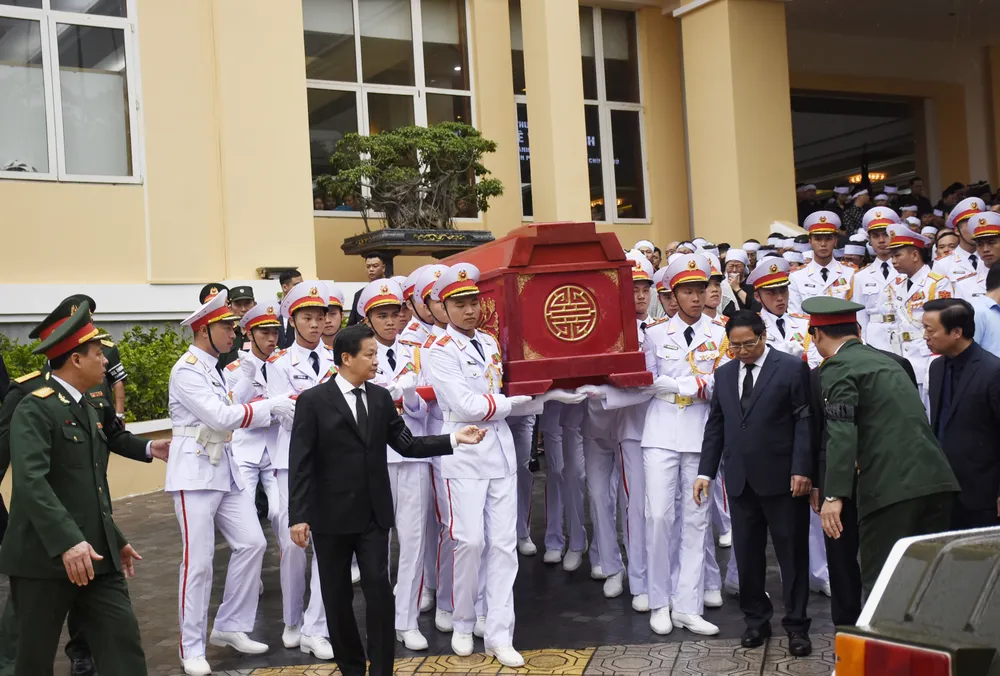 Thủ tướng Phạm Minh Chính, Phó Thủ tướng Lê Minh Khái tiễn đưa Phó Thủ tướng Lê Văn Thành. Ảnh: ANH VŨ Thủ tướng Phạm Minh Chính, Phó Thủ tướng Lê Minh Khái tiễn đưa Phó Thủ tướng Lê Văn Thành. Ảnh: ANH VŨ