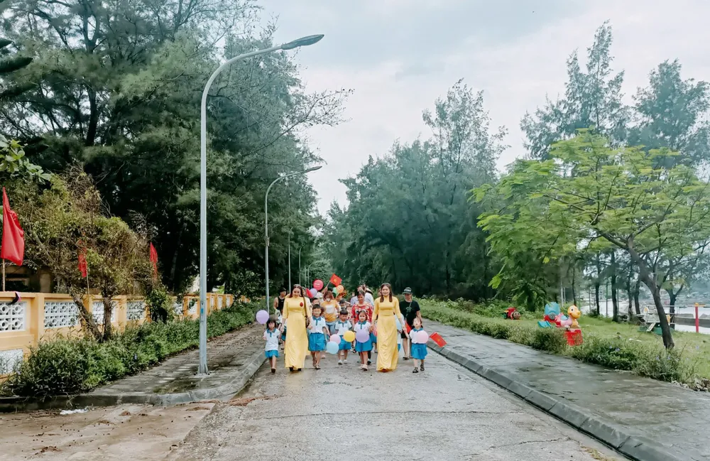 Học sinh huyện đảo Bạch Long Vĩ bước vào năm học mới. Ảnh: Nhà trường cung cấp