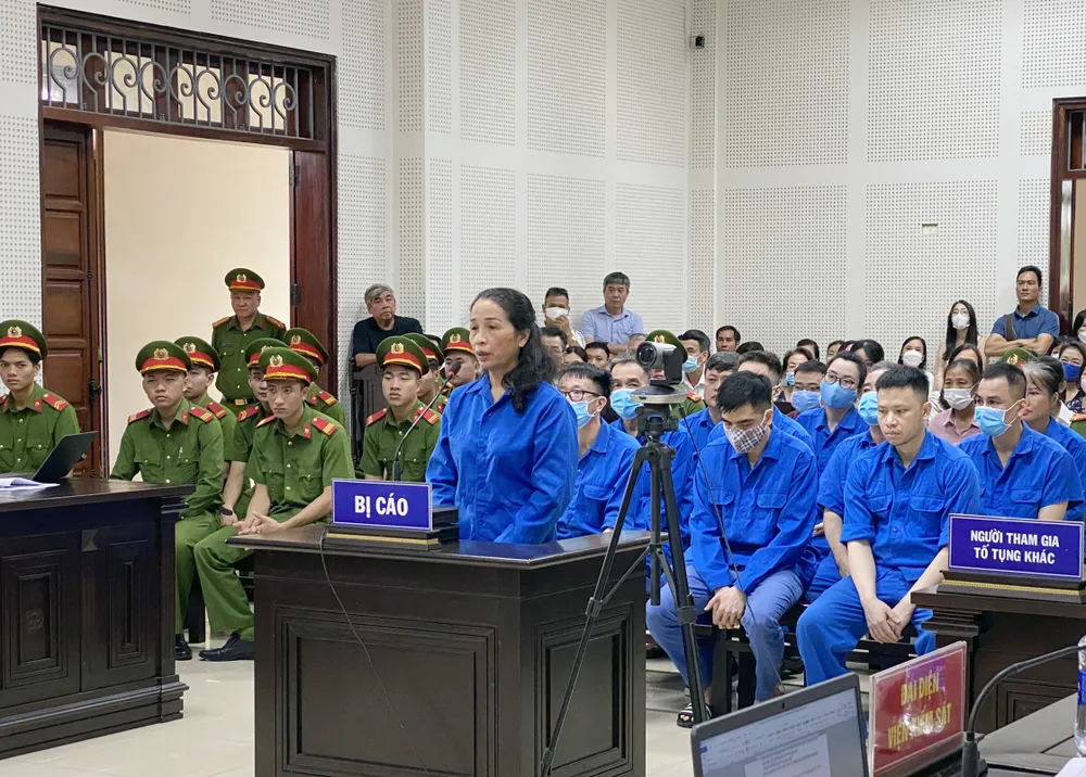 Cựu Giám đốc Sở GD&ĐT tỉnh Quảng Ninh Vũ Liên Oanh tại phiên toà. Ảnh: NGỌC SƠN xet-xu-so-giao-duc-quang-ninh-3-5512-2709.jpg