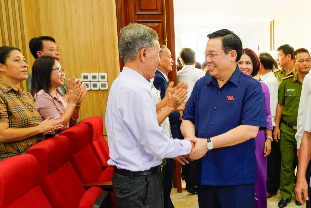Chủ tịch Quốc hội Vương Đình Huệ tiếp xúc cử tri quận Đồ Sơn, Hải Phòng. Ảnh: ĐT Chủ tịch Quốc hội Vương Đình Huệ tiếp xúc cử tri tại quận Đồ Sơn