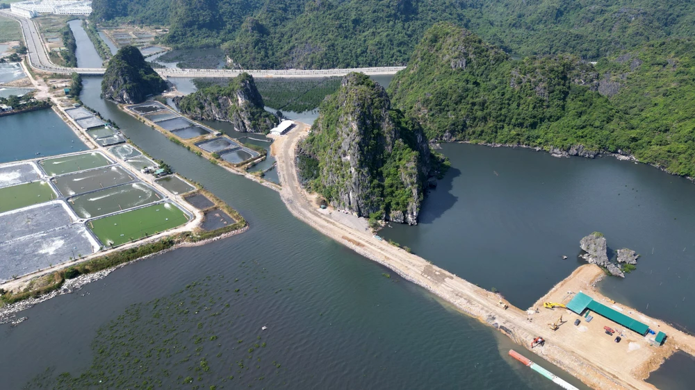Hiện trạng thi công dự án. Ảnh: NGỌC SƠN khu-do-thi-10B-3.jpg