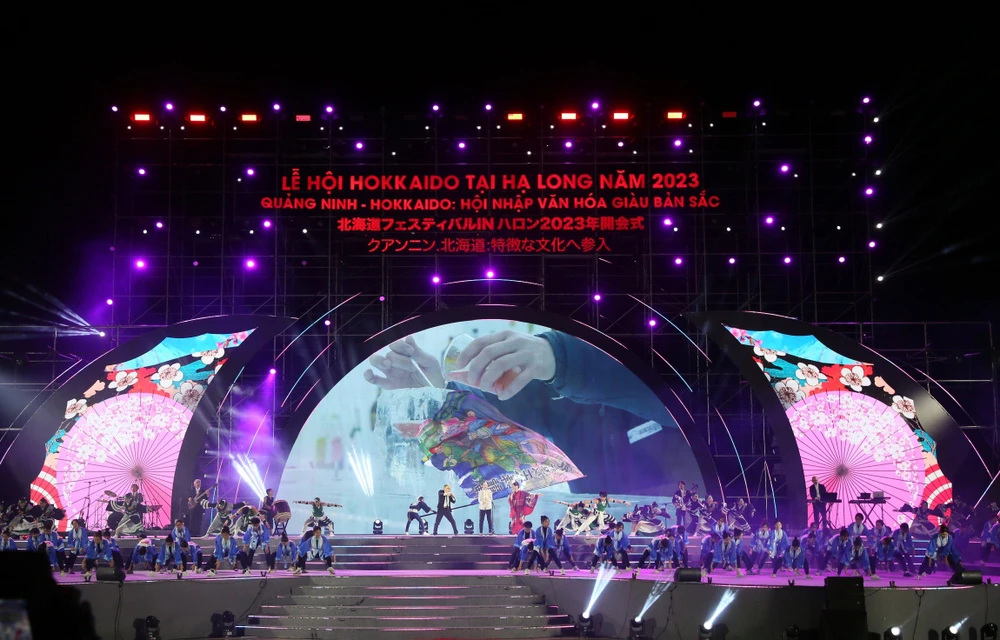Tiết mục văn nghệ tại chương trình khai mạc Lễ hội Hokkaido tại Hạ Long