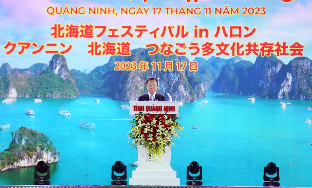 Quyền chủ tịch UBND tỉnh Quảng Ninh Cao Tường Huy phát biểu ở Lễ hội Hokkaido tại Hạ Long