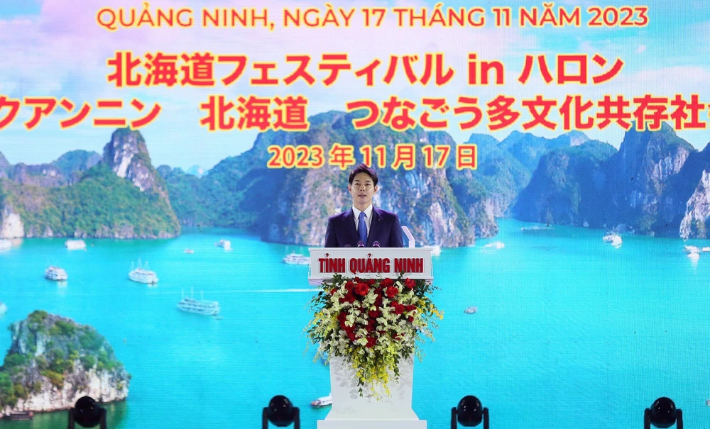 Thống đốc tỉnh Hokkaido, Nhật Bản phát biểu trong sự kiện khai mạc Lễ hội Hokkaido tại Hạ Long