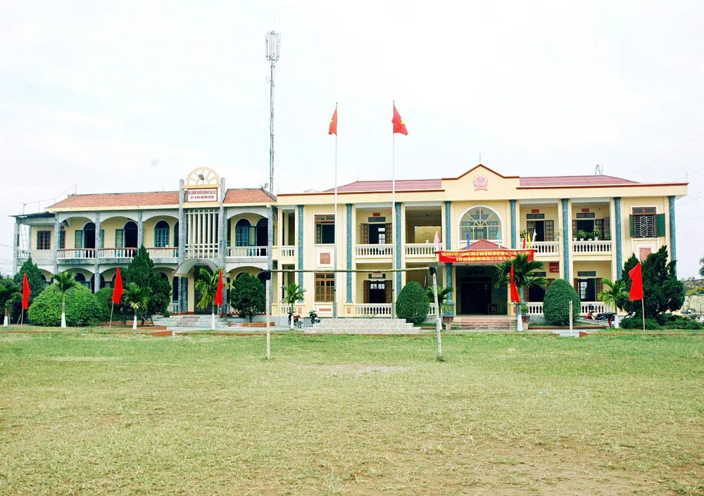 khởi tố một cán bộ xã vũ lạc