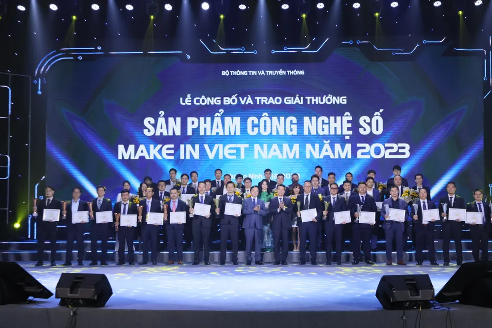 bo-truong-nguyen-manh-hung-khong-make-in-viet-nam-thi-chung-ta-khong-the-di-ra-the-gioi-3.jpg