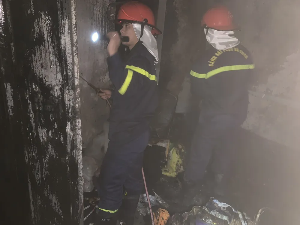 Vừa dùng vừa sạc điện thoại bằng sạc dự phòng