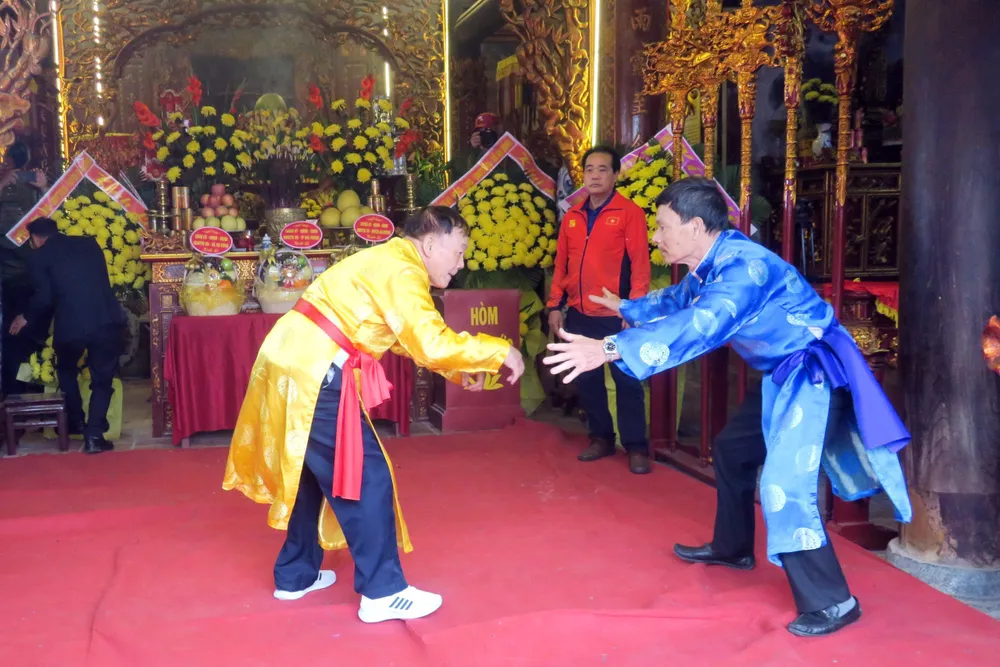 lễ hội vật làng vĩnh khê