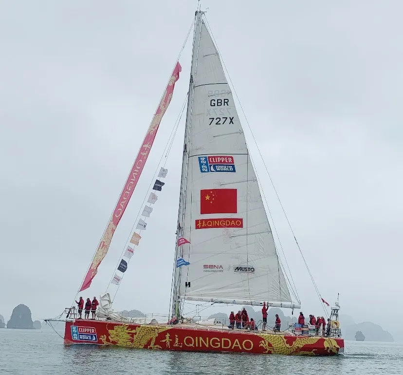 Đội đua thuyền buồm Thanh Đảo - Trung Quốc đã đến với Hạ Long để chuẩn bị cho chặng 5 cuộc đua Clipper Race