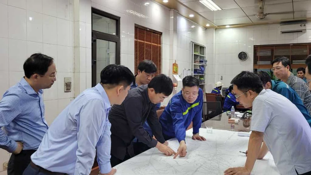 Lãnh đạo Tập đoàn TKV chỉ đạo công tác cứu hộ trong hầm lò. Lãnh đạo Tập đoàn Công nghiệp Than - Khoáng sản Việt Nam chỉ đạo công tác cứu hộ trong hầm lò