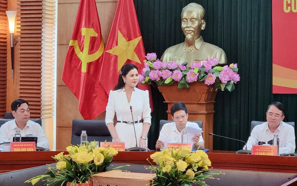 Giám đốc Sở Văn hoá và Thể thao Hải Phòng Trần Thị Hoàng Mai thông tin về Lễ hội Hoa Phượng Đỏ - Hải Phòng 2024. Ảnh: Anh Vũ