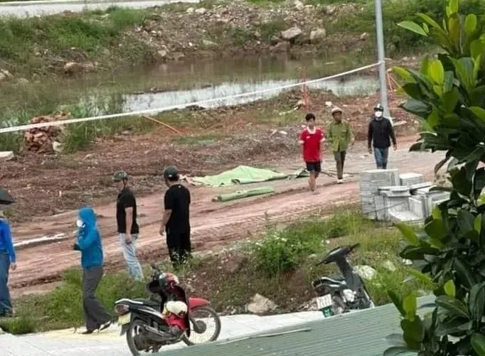 Khu vực phát hiện thi thể hai cháu nhỏ đuối nước tại khu tái định cư phường Hải Yên, TP Móng Cái, Quảng Ninh Khu vực phát hiện thi thể hai cháu nhỏ đuối nước tại khu tái định cư phường Hải Yên, TP Móng Cái, Quảng Ninh