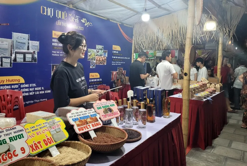 Chợ quê thời Mạc lần thứ 1 được tổ chức thành công trong năm 2023. hai-phong-tiep-tuc-tai-hien-cho-que-thoi-mac-.jpg