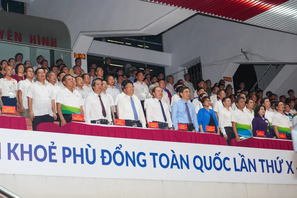 Phó Thủ tướng Lê Thành Long cùng lãnh đạo các bộ, ngành, địa phương dự lễ khai mạc Hội khoẻ Phù Đổng toàn quốc lần thứ 10. Ảnh: ĐT khai-mac-hoi-khoe-phu-dong-toan-quoc-lan-thu-10-hoi-khoe-co-quy-mo-lon-nhat-tu-truoc-toi-nay-2.jpg