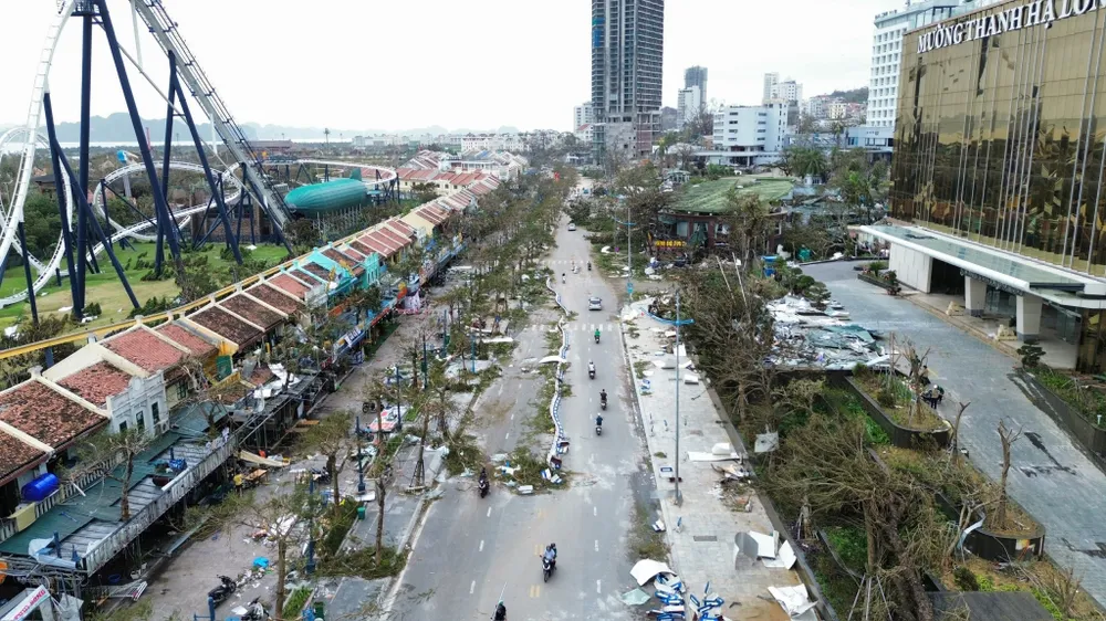 Quảng Ninh thiệt hại nặng nề sau bão số 3 quang-ninh-chi-buoc-dau-180-ti-dong-de-cac-dia-phuong-khac-phuc-hau-qua-sau-bao-so-3.jpg