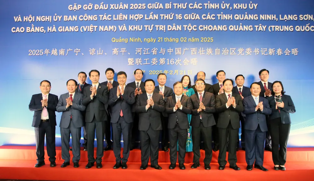 bon-tinh-bien-gioi-viet-nam-gap-mat-dau-xuan-voi-khu-tu-tri-dan-toc-choang-quang-tay-trung-quoc-1.jpg