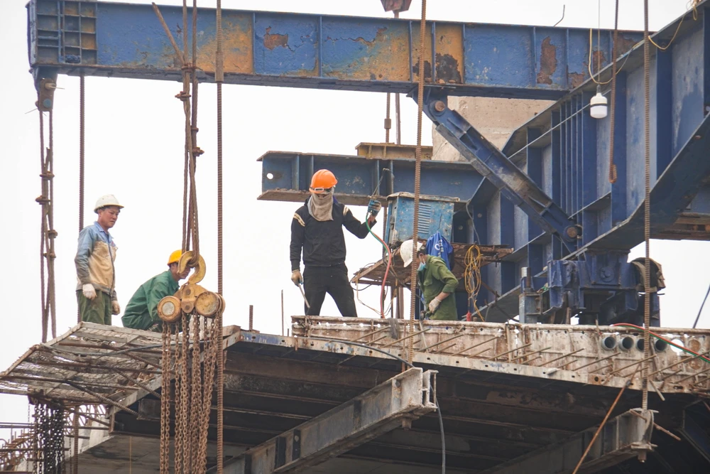 Trong đó, theo báo cáo của Ban quản lý dự án đầu tư xây dựng các công trình giao thông và nông thôn Hải Phòng, đến nay, gói thầu số 19 là xây dựng cầu Tiên Thanh và đường nối đến quốc lộ 10 đạt 72% tiến độ dự án.