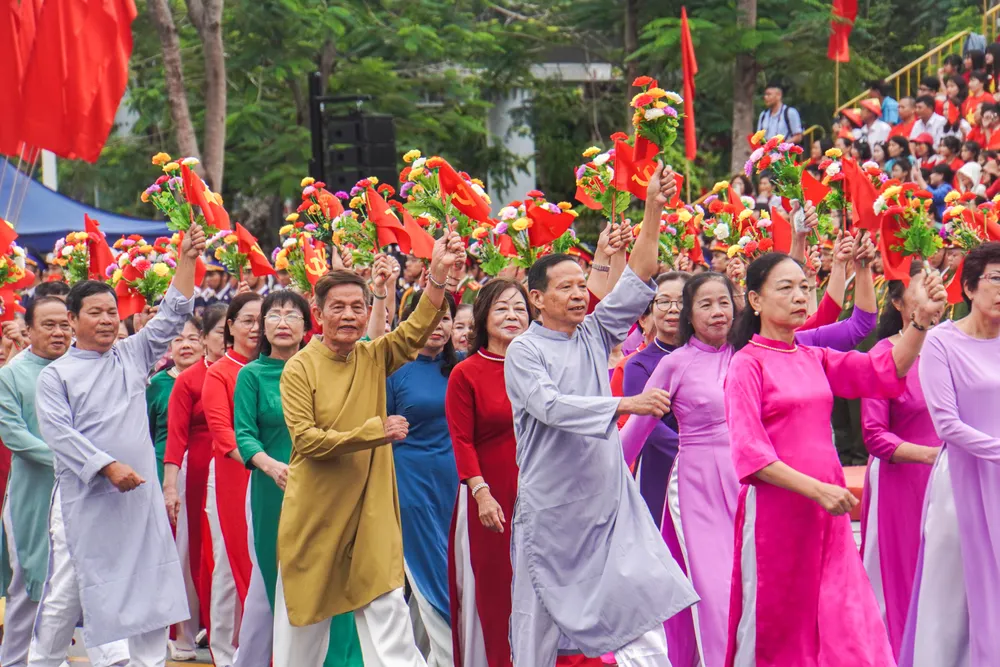 tu-hao-le-duyet-doi-ngu-va-dieu-hanh-quan-chung-chao-mung-ky-niem-70-nam-ngay-giai-phong-hai-phong-11.JPG