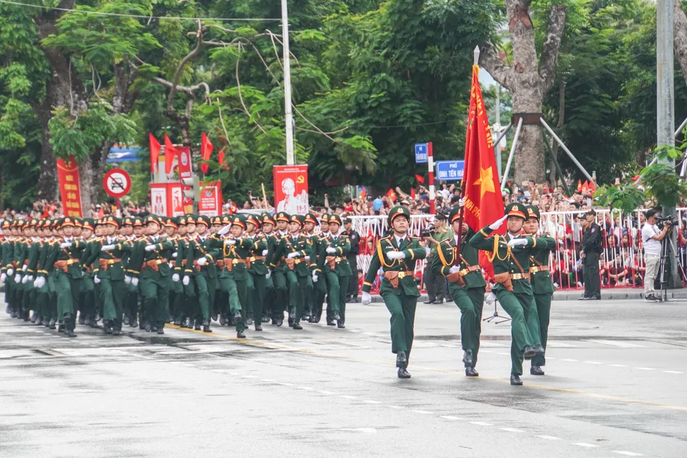 tu-hao-le-duyet-doi-ngu-va-dieu-hanh-quan-chung-chao-mung-ky-niem-70-nam-ngay-giai-phong-hai-phong-22.JPG
