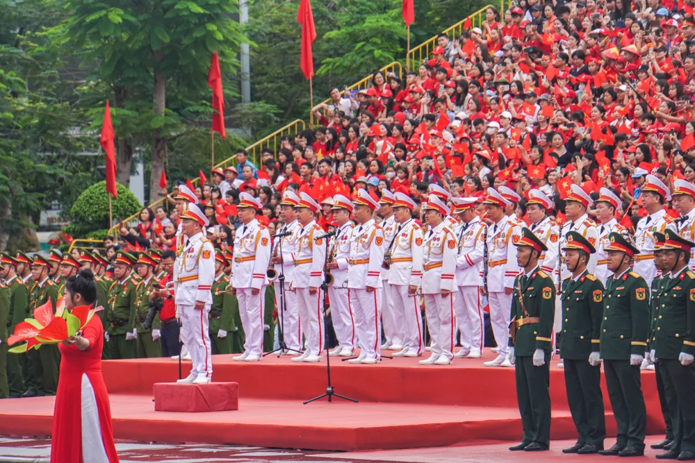 tu-hao-le-duyet-doi-ngu-va-dieu-hanh-quan-chung-chao-mung-ky-niem-70-nam-ngay-giai-phong-hai-phong-27.JPG