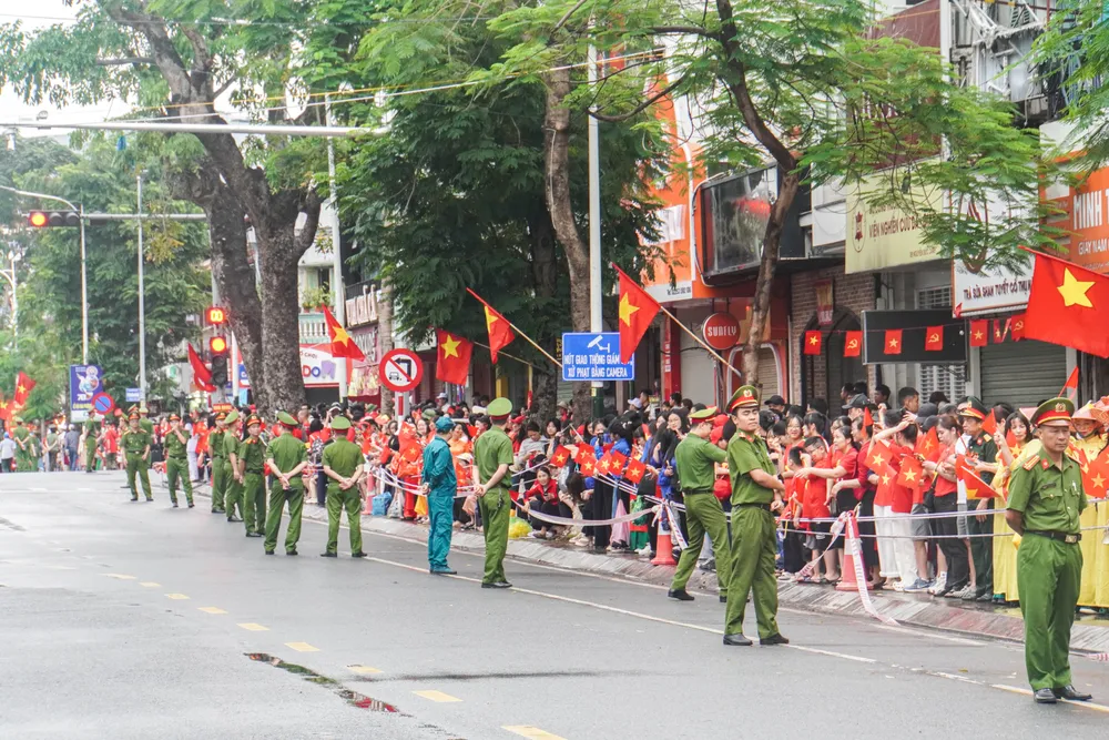 tu-hao-le-duyet-doi-ngu-va-dieu-hanh-quan-chung-chao-mung-ky-niem-70-nam-ngay-giai-phong-hai-phong-32.JPG