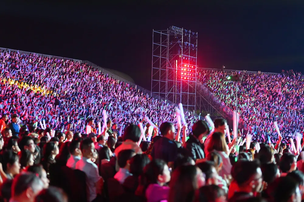 30-nghin-nguoi-dot-chay-ha-long-concert-2025-7.jpg
