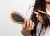 Mắc COVID-19 gây yếu sinh lý ở nam giới? ảnh 2 Hậu COVID-19 tóc rụng cả nắm, bác sĩ chỉ cách giúp tóc 'quay lại'