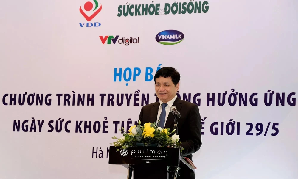 GS.TS Lê Danh Tuyên, Viện trưởng Viện Dinh dưỡng Quốc gia phát biểu tại họp báo. Ảnh: NL