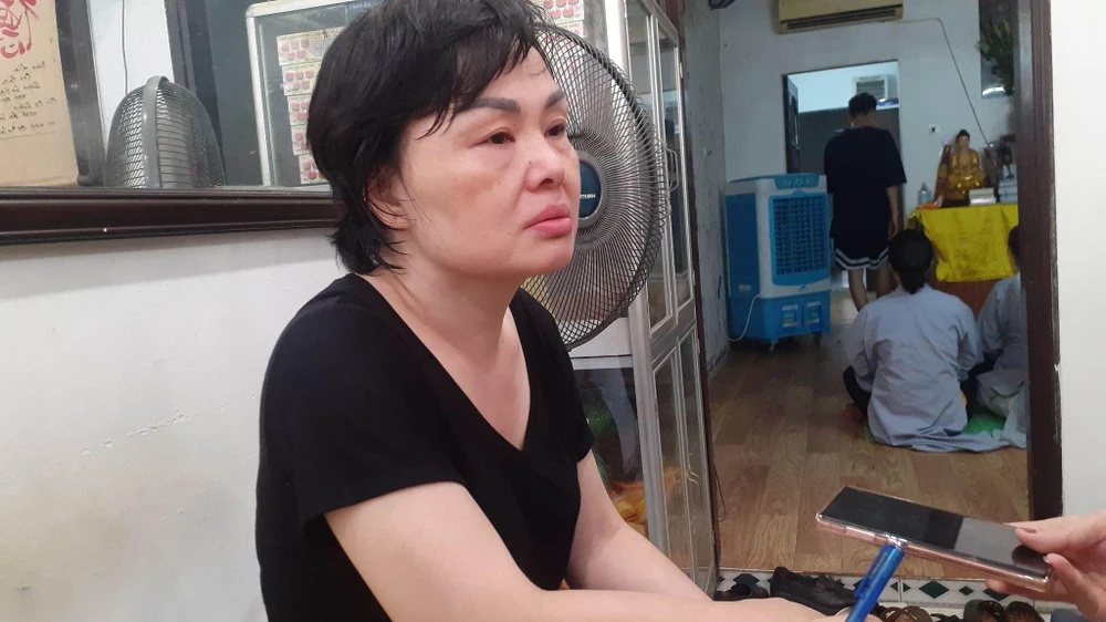 Cô Nguyễn Thị Tuyết Hạnh, mẹ của Hạ sĩ Nguyễn Đình Phúc. Ảnh: NHƯ LOAN