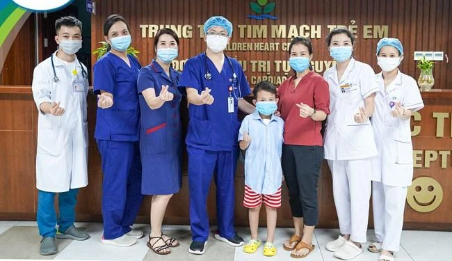 Sức khỏe của bé KB đã dần ổn định và được xuất viện. Ảnh: BV