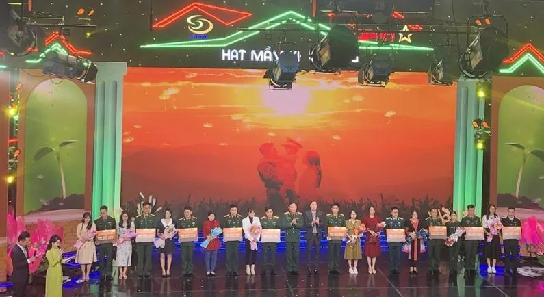 10 gia đình quân nhân được trao quyết định hỗ trợ IVF miễn phí. 10 gia đình quân nhân được trao quyết định hỗ trợ IVF miễn phí.