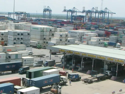 Từ 1-7, cấm container chưa cân vào cảng ảnh 1 Từ 1-7, container chưa cân sẽ không được vào cảng, lên tàu. Ảnh: QUỲNH NHƯ