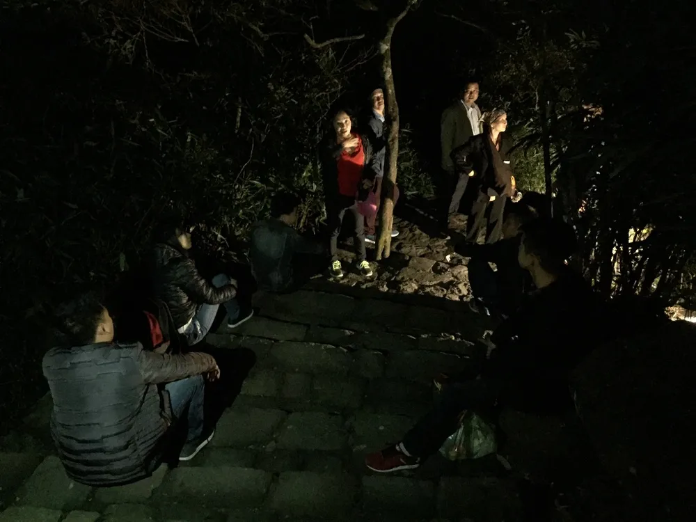 Hành hương lên Yên Tử lúc nửa đêm ảnh 5