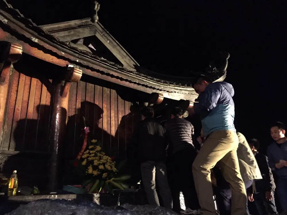 Hành hương lên Yên Tử lúc nửa đêm ảnh 9